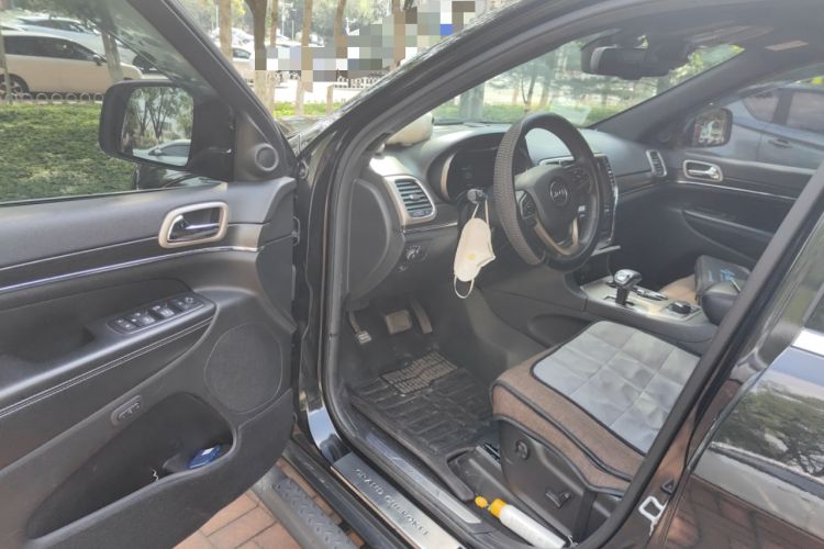 Used Jeep Grand Cherokee 2014 3.6L Elite Navigation Edition Driver Seat