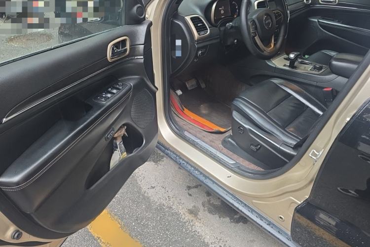 Used Jeep Grand Cherokee 2014 3.0TD Diesel Comfort Navigation Version Driver Seat