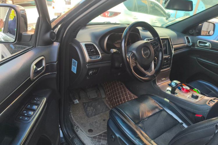 Used Jeep Grand Cherokee 2014 3.6L Elite Navigation Edition Driver Seat