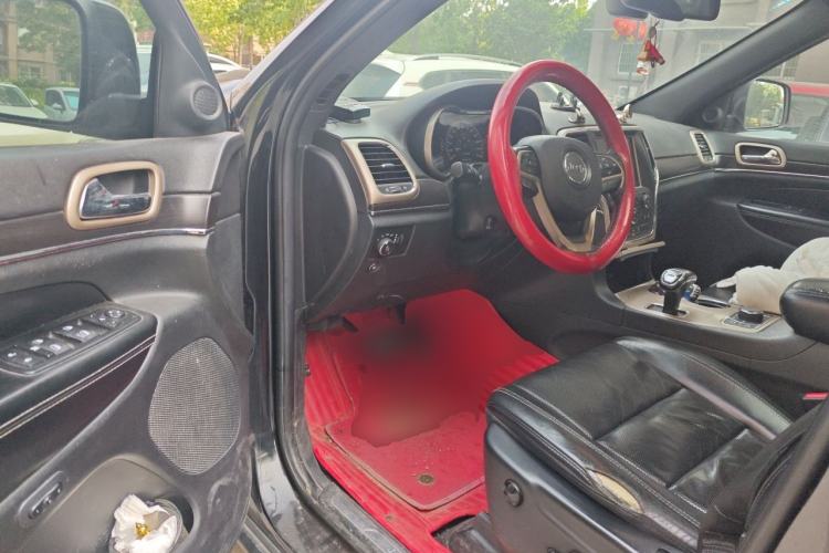 Used Jeep Grand Cherokee 2014 3.6L Elite Navigation Edition Driver Seat