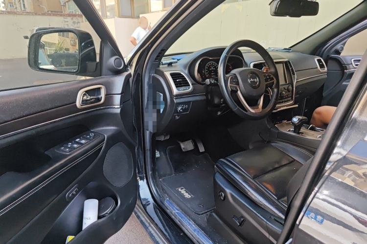 Used Jeep Grand Cherokee 2014 3.6L Elite Navigation Edition Driver Seat
