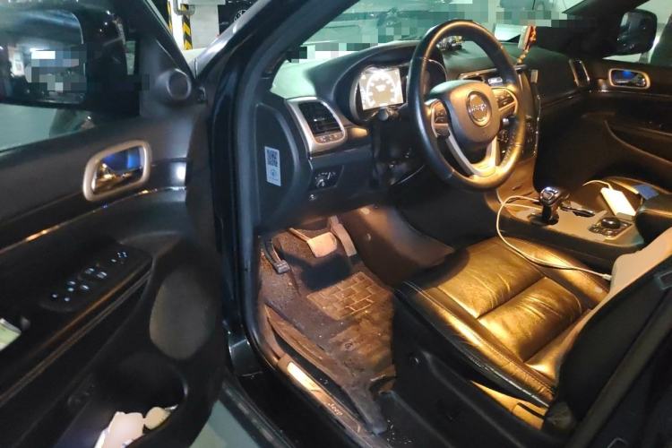 Used Jeep Grand Cherokee 2014 3.0TD Diesel Comfort Navigation Version Driver Seat