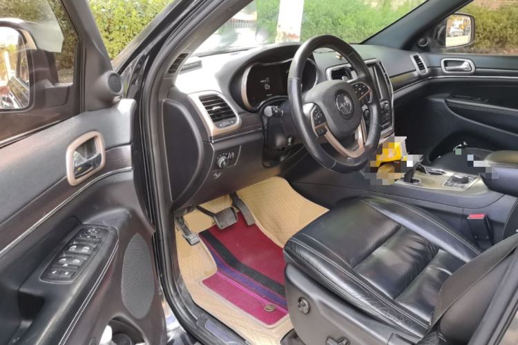 Used Jeep Grand Cherokee 2014 3.0TD Diesel Comfort Navigation Version Driver Seat