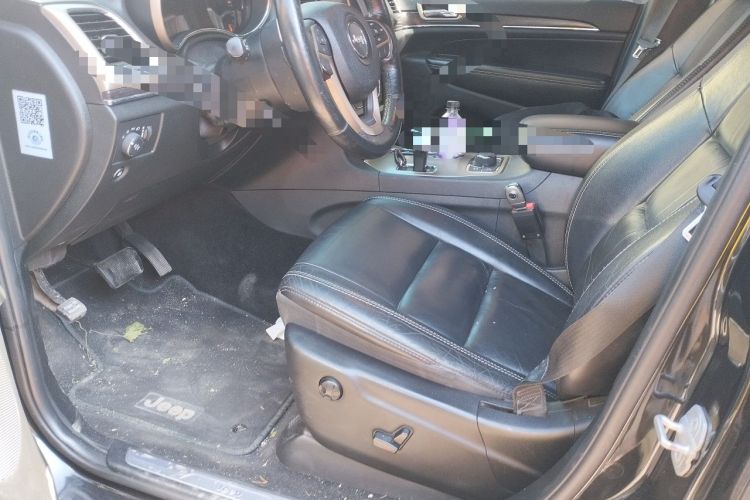 Used Jeep Grand Cherokee 2014 3.0L Comfort Navigation Edition Driver Seat