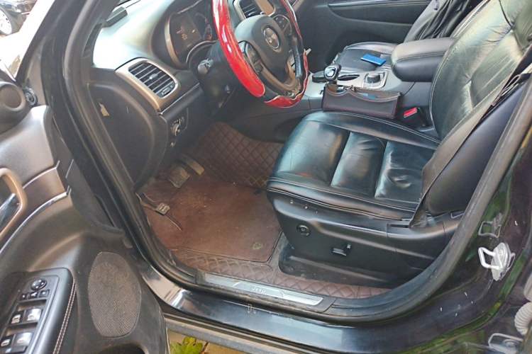 Used Jeep Grand Cherokee 2014 3.0TD Diesel Comfort Navigation Version Driver Seat