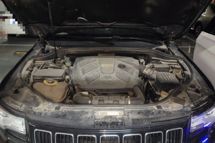 Used Jeep Grand Cherokee 2014 3.0TD Diesel Comfort Navigation Version Engine Bay