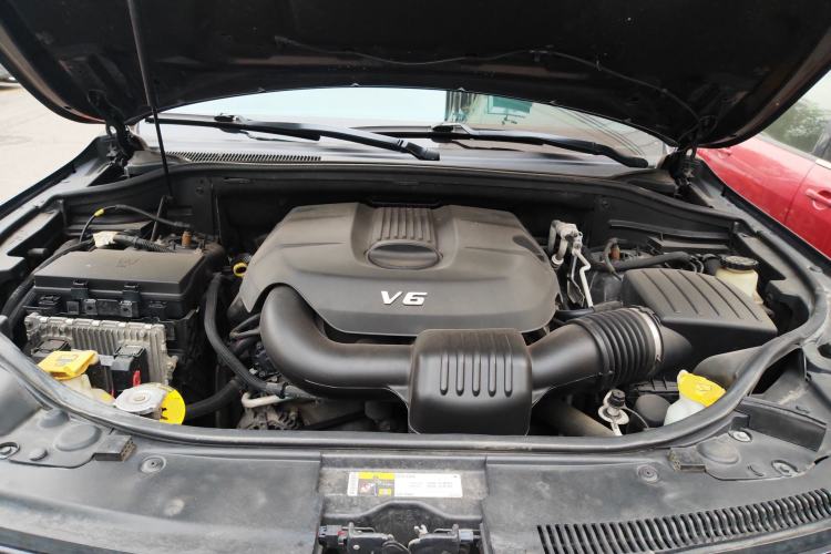 Used Jeep Grand Cherokee 2014 3.6L Elite Navigation Edition Engine Bay