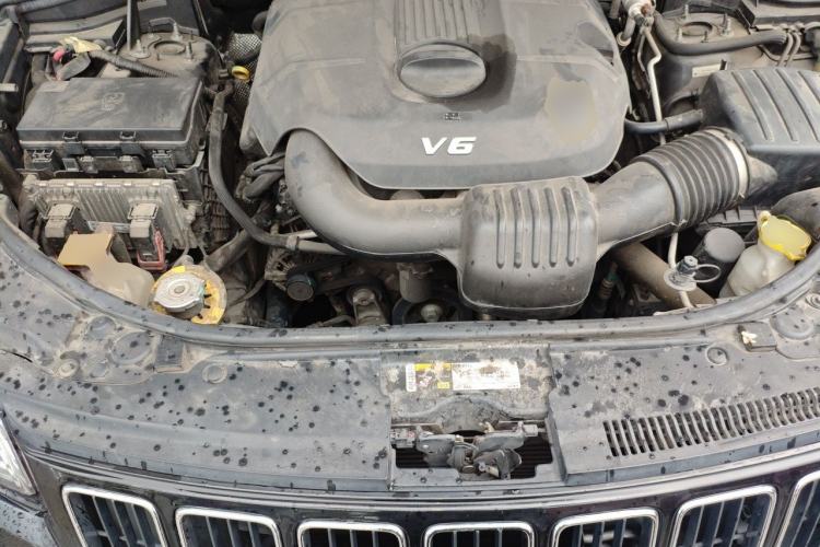 Used Jeep Grand Cherokee 2014 3.0L Comfort Navigation Edition Engine Bay