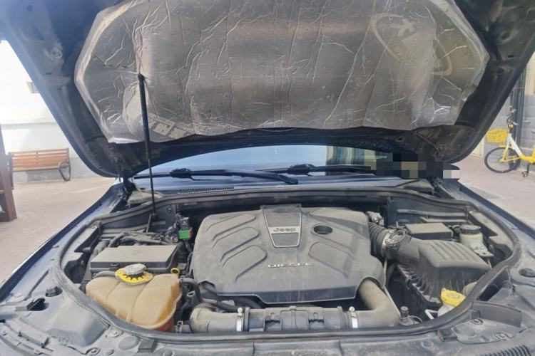 Used Jeep Grand Cherokee  Engine Bay