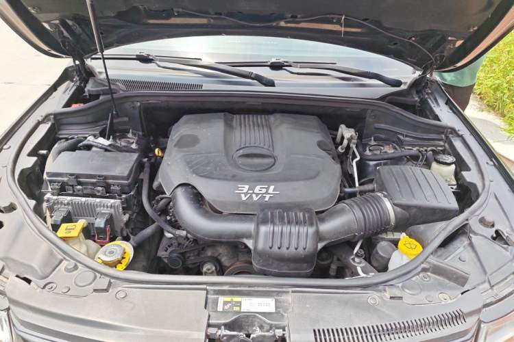 Used Jeep Grand Cherokee 2014 3.6L Comfort Navigation Edition Engine Bay