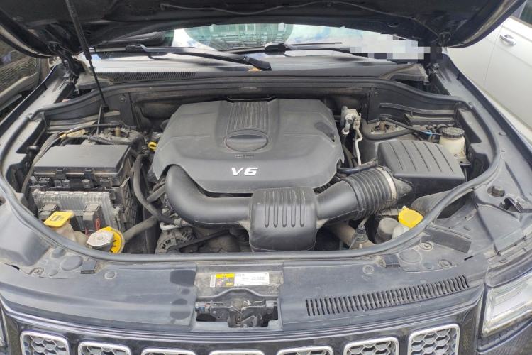Used Jeep Grand Cherokee 2014 3.6L Elite Navigation Edition Engine Bay