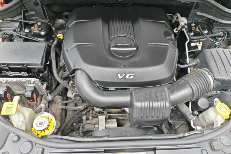 Used Jeep Grand Cherokee 2014 3.6L Elite Navigation Edition Engine Bay