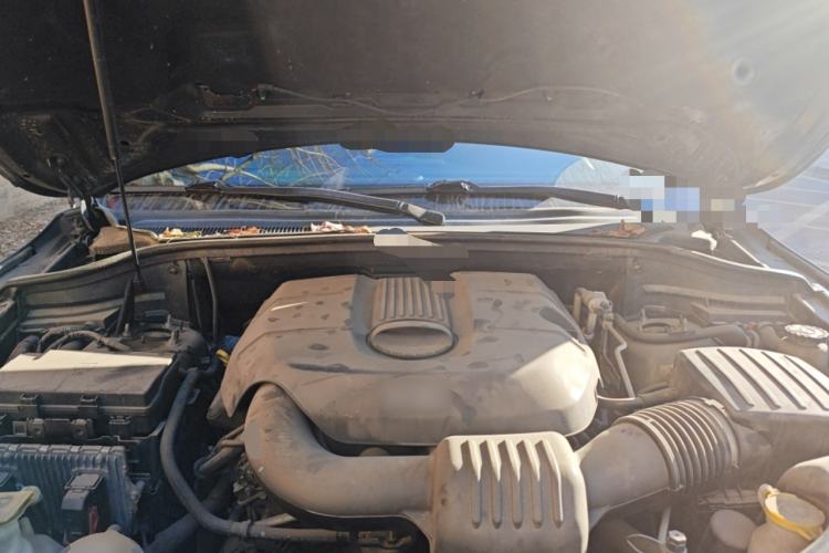Used Jeep Grand Cherokee 2014 3.0L Comfort Navigation Edition Engine Bay