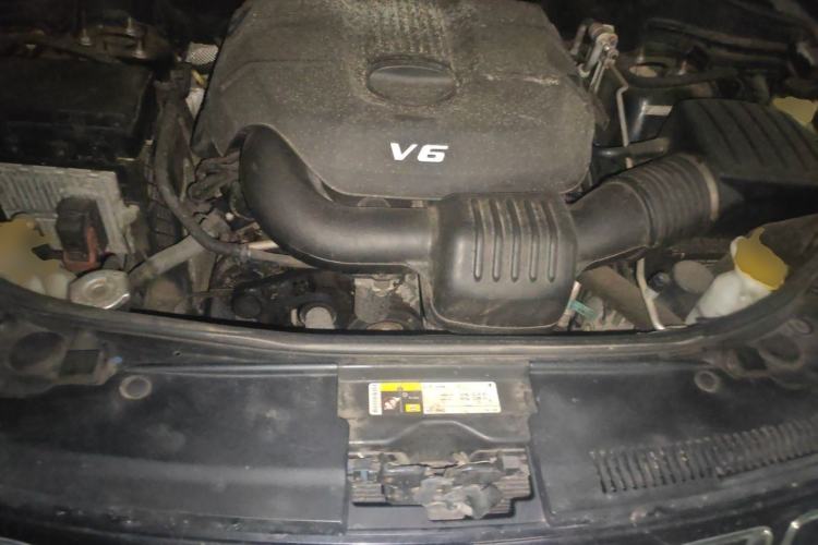 Used Jeep Grand Cherokee 2014 3.0L Comfort Navigation Edition Engine Bay