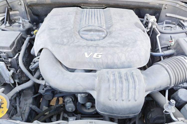 Used Jeep Grand Cherokee 2014 3.0L Comfort Navigation Edition Engine Bay