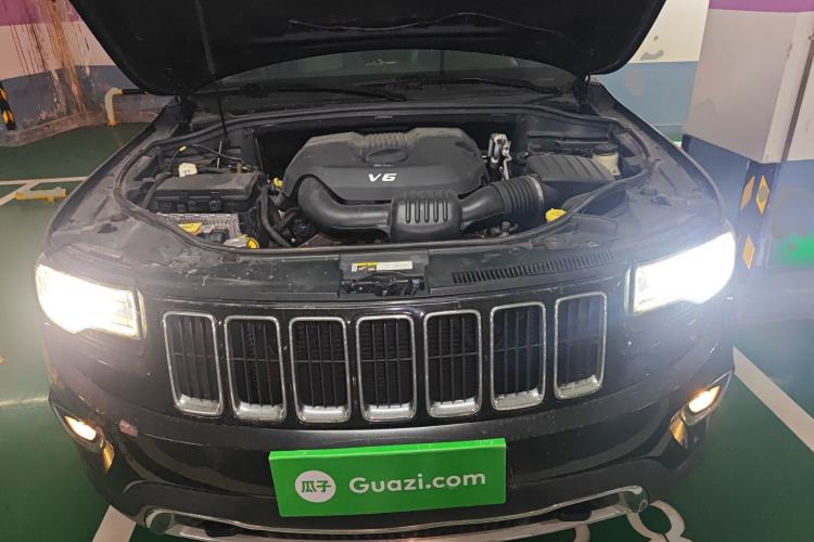 Used Jeep Grand Cherokee 2014 3.6L Elite Navigation Edition Engine Bay