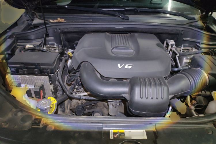 Used Jeep Grand Cherokee 2014 3.0L Comfort Navigation Edition Engine Bay