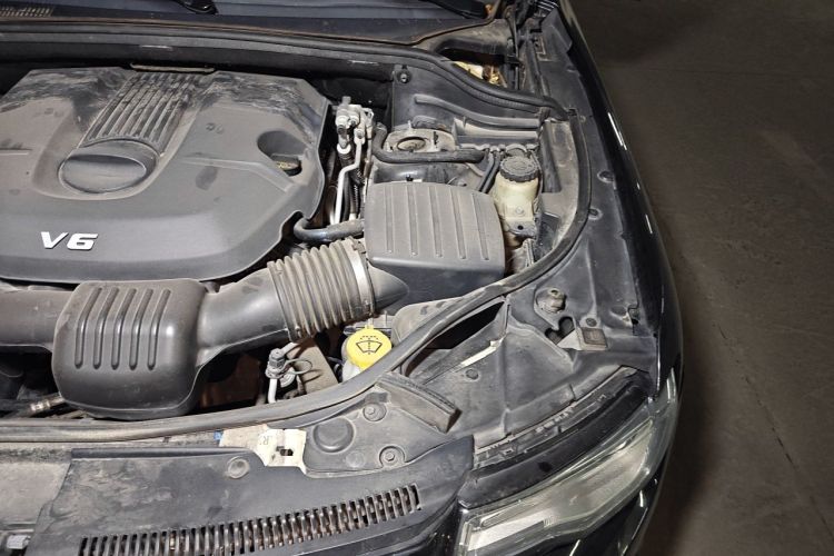 Used Jeep Grand Cherokee 2014 3.0L Comfort Navigation Edition Engine Bay Left