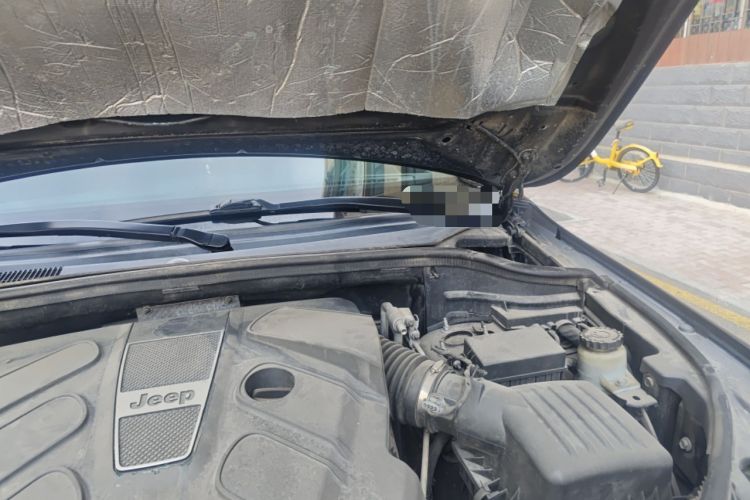 Used Jeep Grand Cherokee  Engine Bay Left