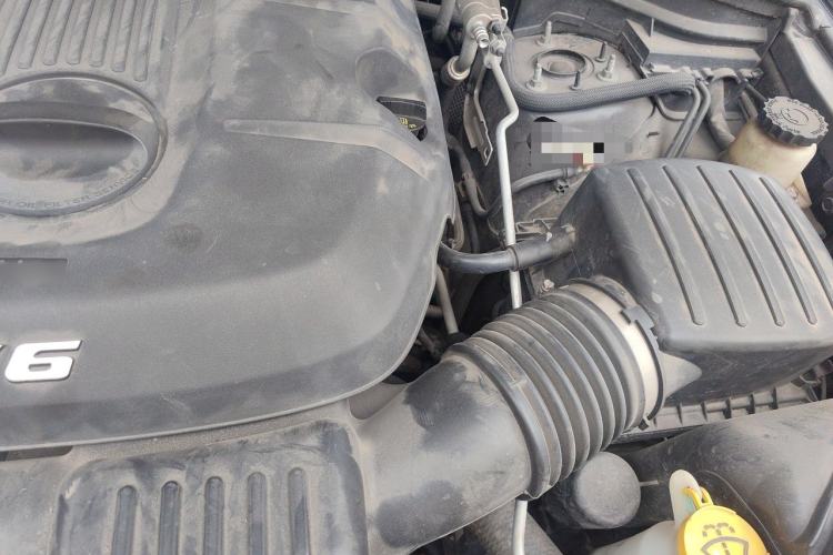 Used Jeep Grand Cherokee 2014 3.0L Comfort Navigation Edition Engine Bay Left