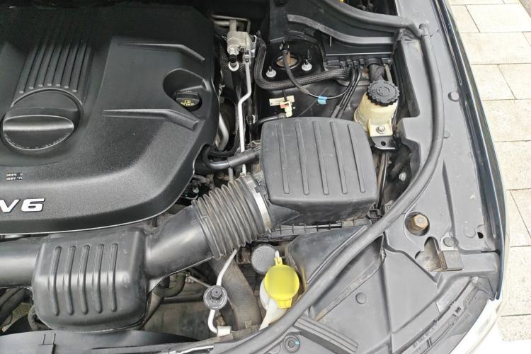 Used Jeep Grand Cherokee 2014 3.6L Elite Navigation Edition Engine Bay Left
