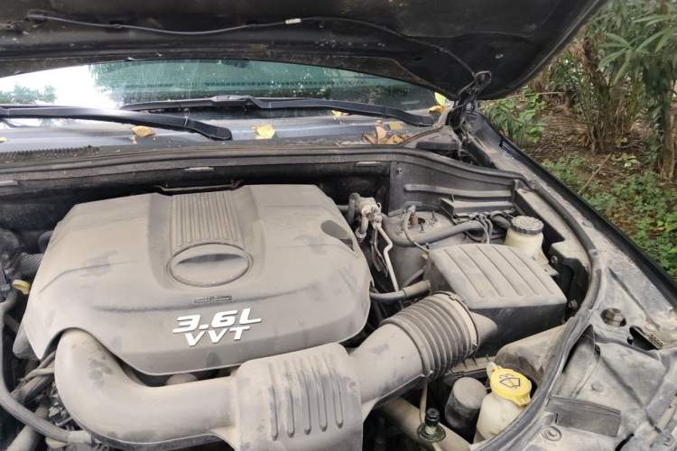Used Jeep Grand Cherokee 2014 3.6L Elite Navigation Edition Engine Bay Left