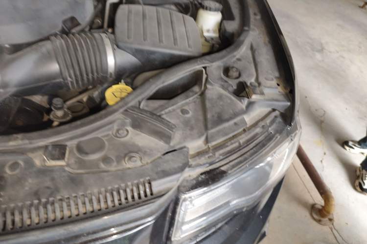 Used Jeep Grand Cherokee 2014 3.6L Elite Navigation Edition Engine Bay Left