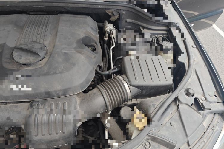 Used Jeep Grand Cherokee 2014 3.0L Comfort Navigation Edition Engine Bay Left