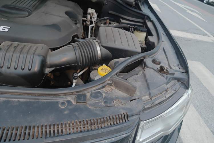 Used Jeep Grand Cherokee 2014 3.6L Elite Navigation Edition Engine Bay Left