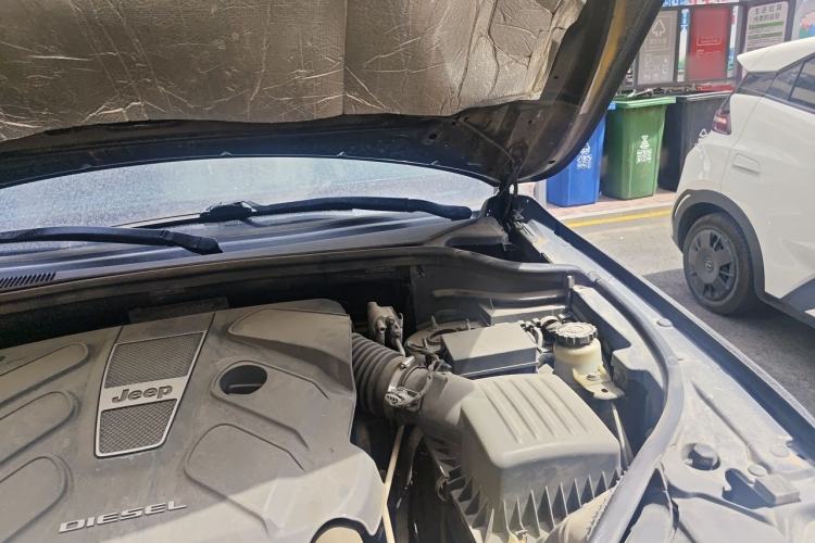 Used Jeep Grand Cherokee  Engine Bay Left