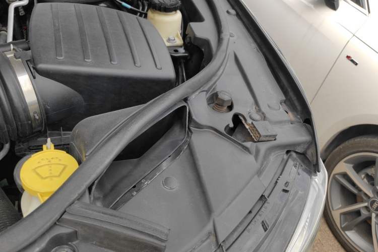 Used Jeep Grand Cherokee 2014 3.6L Elite Navigation Edition Engine Bay Left