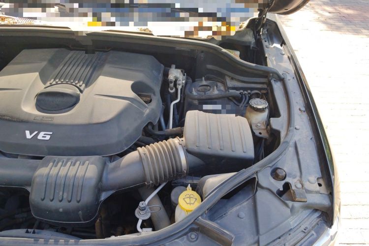 Used Jeep Grand Cherokee 2014 3.0L Comfort Navigation Edition Engine Bay Left