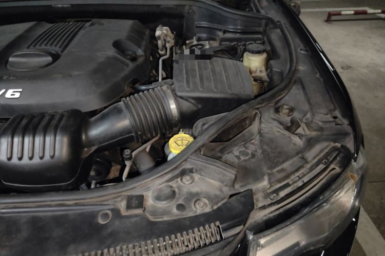Used Jeep Grand Cherokee 2014 3.0L Comfort Navigation Edition Engine Bay Left