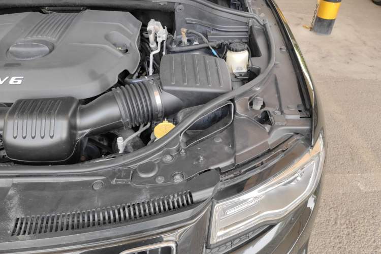 Used Jeep Grand Cherokee 2014 3.6L Elite Navigation Edition Engine Bay Left