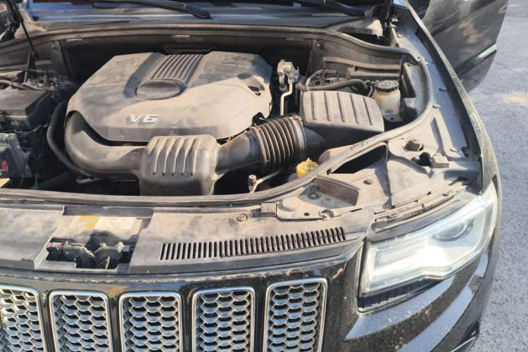 Used Jeep Grand Cherokee 2014 3.6L Elite Navigation Edition Engine Bay Left