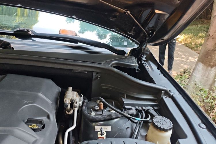 Used Jeep Grand Cherokee 2014 3.0L Flagship Zunyue Edition Engine Bay Left