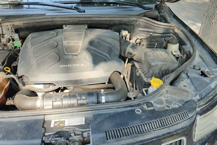 Used Jeep Grand Cherokee 2014 3.0TD Diesel Comfort Navigation Version Engine Bay Left