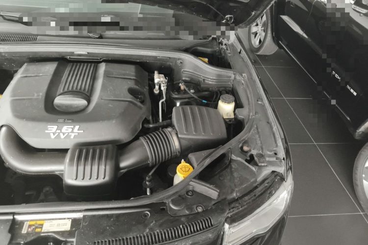Used Jeep Grand Cherokee 2014 3.6L Elite Navigation Edition Engine Bay Left