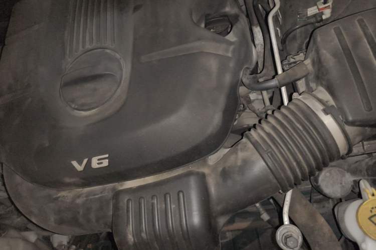 Used Jeep Grand Cherokee 2014 3.0L Comfort Navigation Edition Engine Bay Left