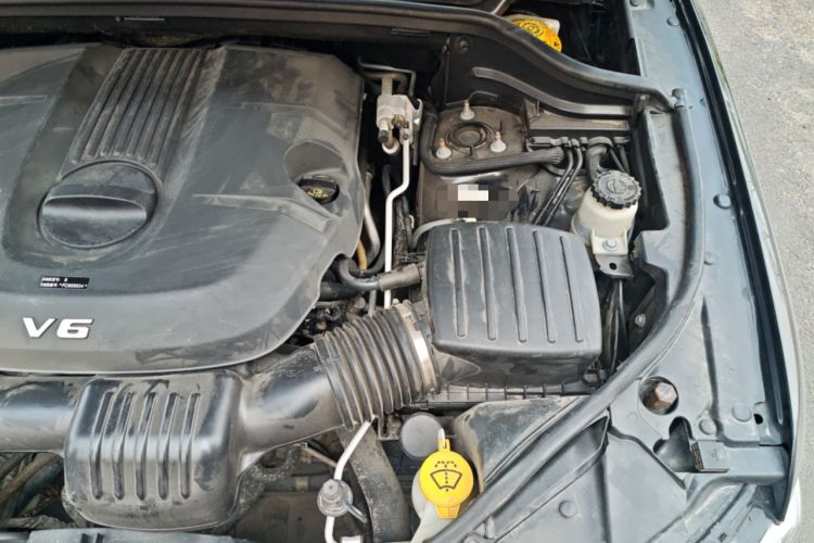 Used Jeep Grand Cherokee 2014 3.0L Comfort Navigation Edition Engine Bay Left
