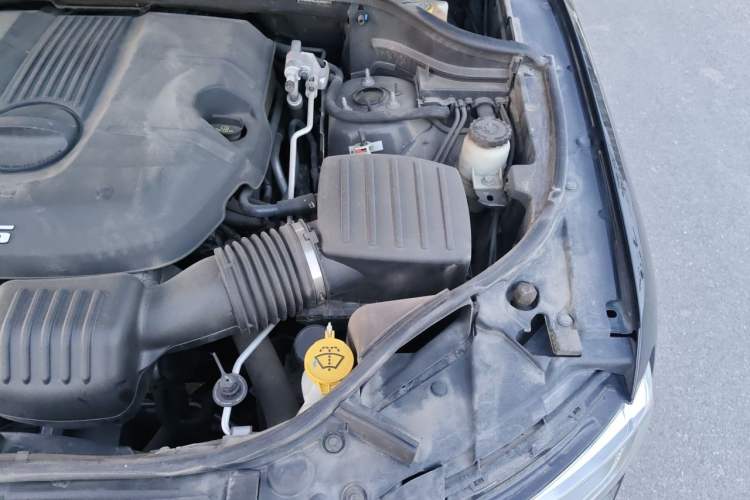 Used Jeep Grand Cherokee 2014 3.0L Comfort Navigation Edition Engine Bay Left