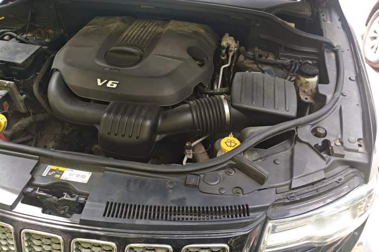 Used Jeep Grand Cherokee 2014 3.0L Flagship Zunyue Edition Engine Bay Left