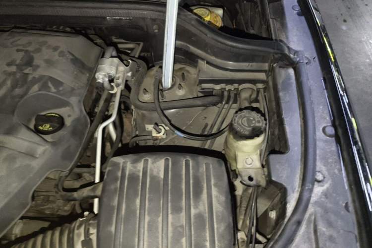 Used Jeep Grand Cherokee 2014 3.0L Flagship Zunyue Edition Engine Bay Left