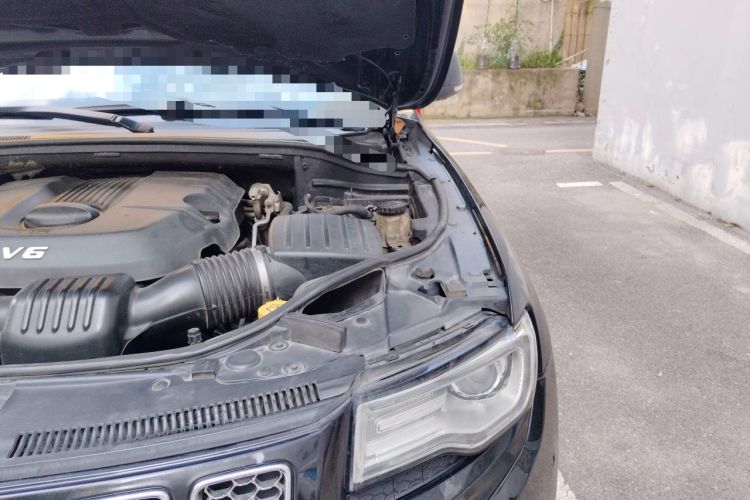 Used Jeep Grand Cherokee 2014 3.6L Elite Navigation Edition Engine Bay Left