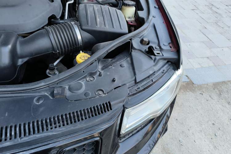 Used Jeep Grand Cherokee 2014 3.6L Elite Navigation Edition Engine Bay Left
