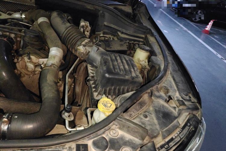 Used Jeep Grand Cherokee 2014 3.0TD Diesel Comfort Navigation Version Engine Bay Left