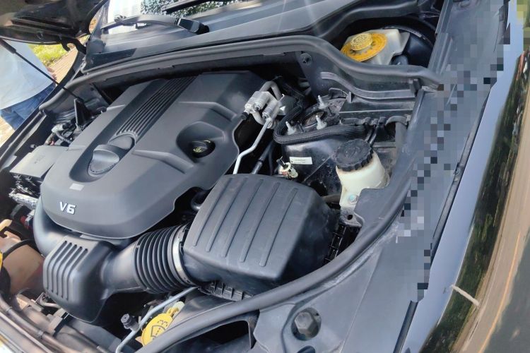 Used Jeep Grand Cherokee 2014 3.0L Comfort Navigation Edition Engine Bay Left