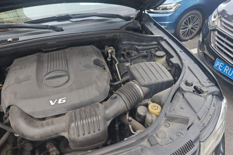 Used Jeep Grand Cherokee 2014 3.6L Elite Navigation Edition Engine Bay Left