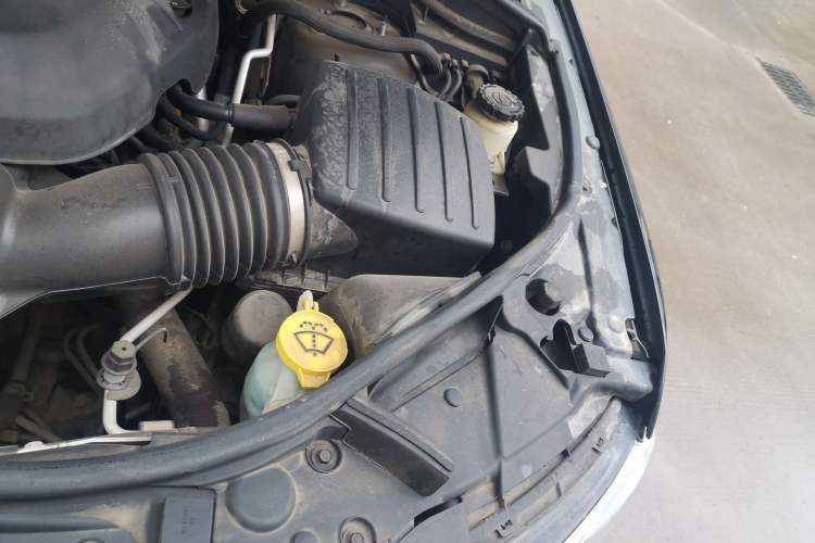 Used Jeep Grand Cherokee 2014 3.0L Comfort Navigation Edition Engine Bay Left