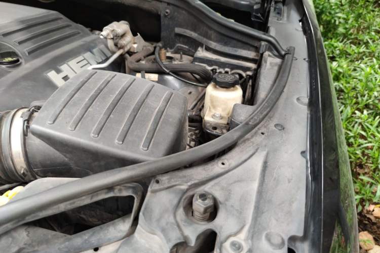 Used Jeep Grand Cherokee 2014 5.7L Flagship Prestige Edition Engine Bay Left